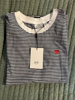 JDY top new with tags